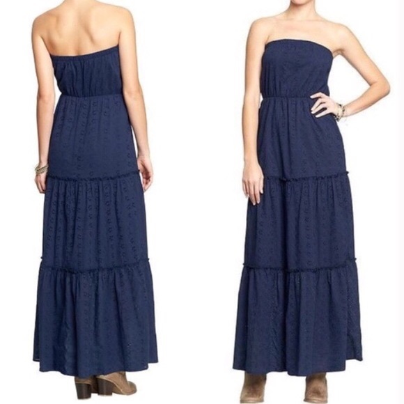 Old Navy Dresses & Skirts - Old Navy Strapless eyelet dress E2